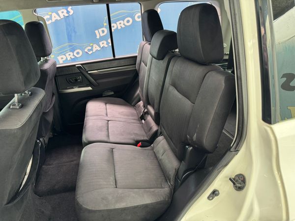 2012-Mitsubishi-Pajero-32-Di-Dc-GLX-Auto image:9