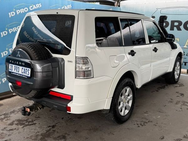 2012-Mitsubishi-Pajero-32-Di-Dc-GLX-Auto image:1