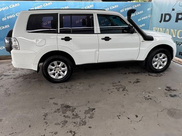 2012-Mitsubishi-Pajero-32-Di-Dc-GLX-Auto image:2