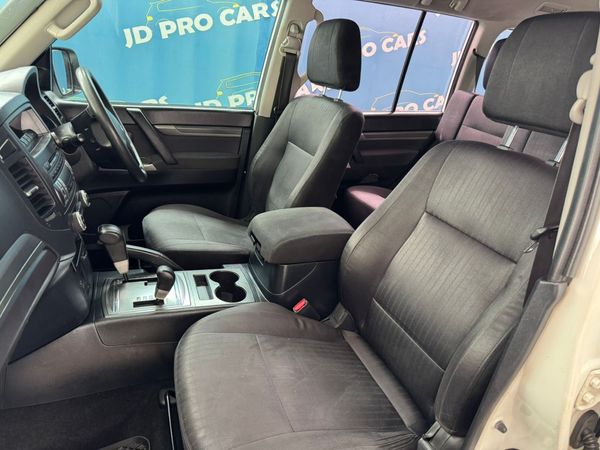 2012-Mitsubishi-Pajero-32-Di-Dc-GLX-Auto image:7