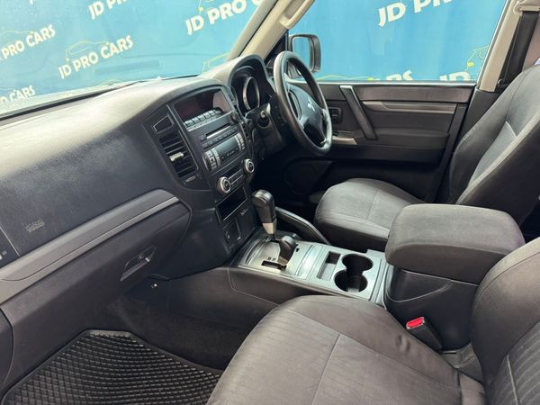 2012-Mitsubishi-Pajero-32-Di-Dc-GLX-Auto image:8