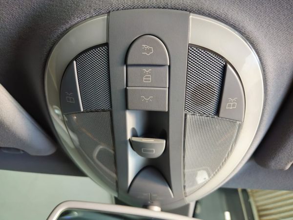 2005-Mercedes-Benz-E-Class-E-350 image:12