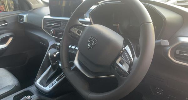 2026-Peugeot-Landtrek-19D-Allure-Double-Cab-Auto image:9