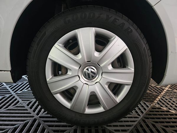 2017-Volkswagen-Polo-Vivo-GP-14-Trendline image:4