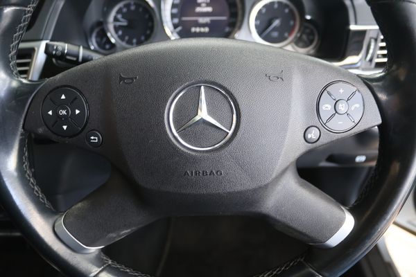 2009-Mercedes-Benz-E-Class-E-250-CDI-BE-Avantgarde image:9