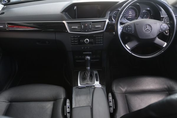 2009-Mercedes-Benz-E-Class-E-250-CDI-BE-Avantgarde image:8