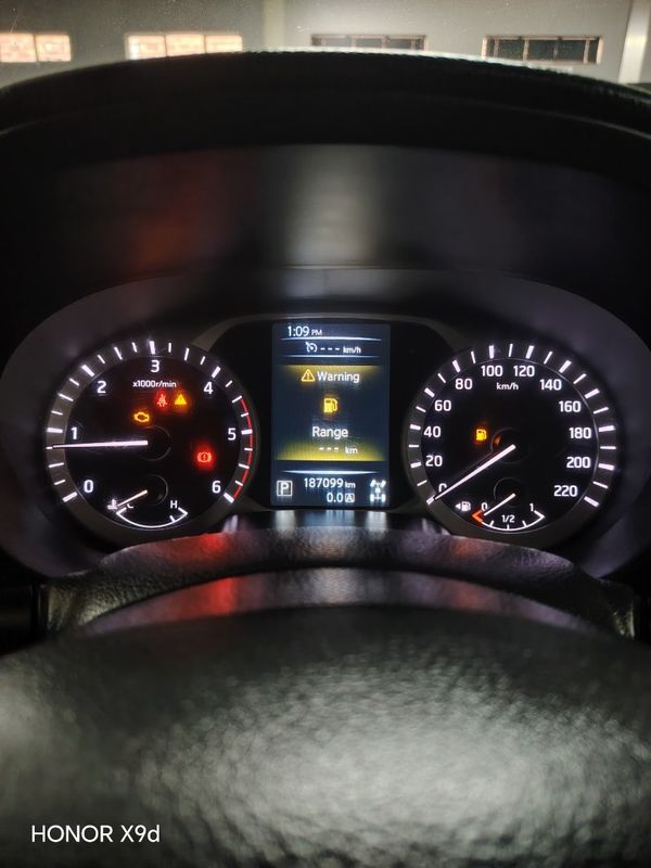 2017-Nissan-Navara-23D-LE-4x4-Auto-Double-Cab image:10