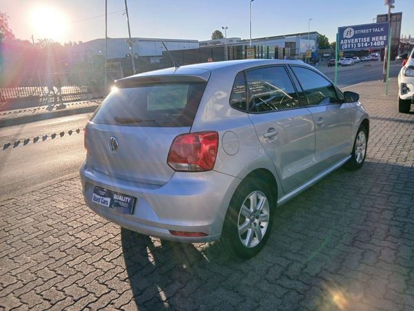 2013-Volkswagen-Polo-Vivo-16-Trendline-5-dr image:9