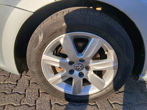 2013-Volkswagen-Polo-Vivo-16-Trendline-5-dr image:14