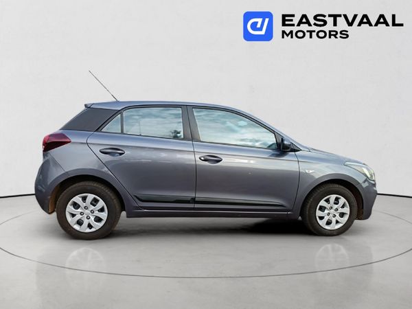 2020-Hyundai-i20-12-Motion image:7