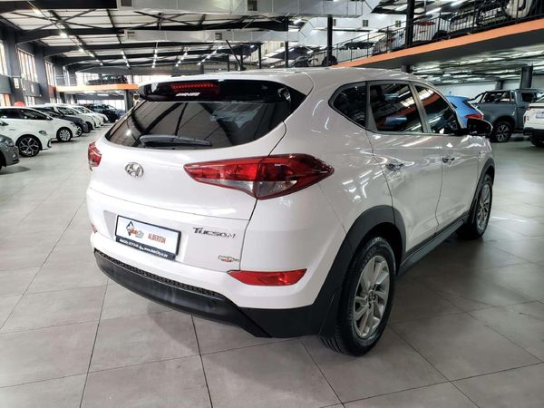 2017-Hyundai-Tucson-20-Premium-Auto image:5