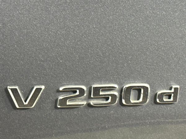 2019-Mercedes-Benz-V-Class-V-250d-Avantgarde-Auto image:10