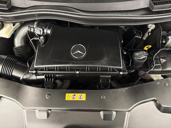 2019-Mercedes-Benz-V-Class-V-250d-Avantgarde-Auto image:12