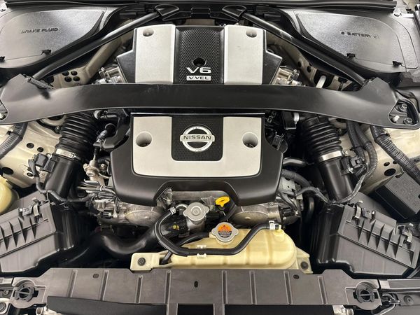2009-Nissan-370Z-Coupe-Auto image:10