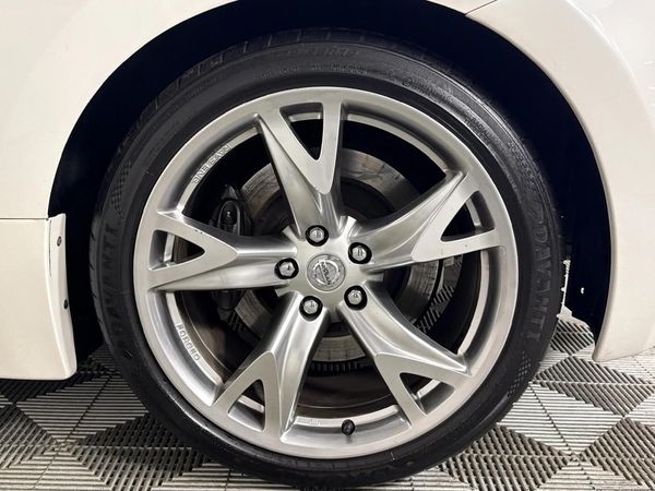 2009-Nissan-370Z-Coupe-Auto image:4