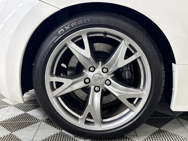 2009-Nissan-370Z-Coupe-Auto image:5