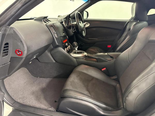2009-Nissan-370Z-Coupe-Auto image:6