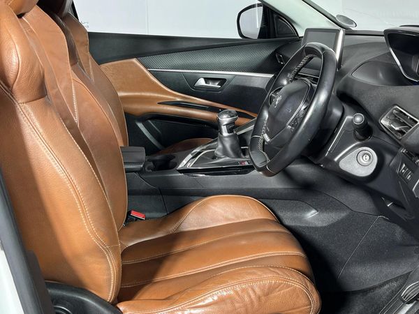 2018-Peugeot-3008-20-HDi-Active image:9