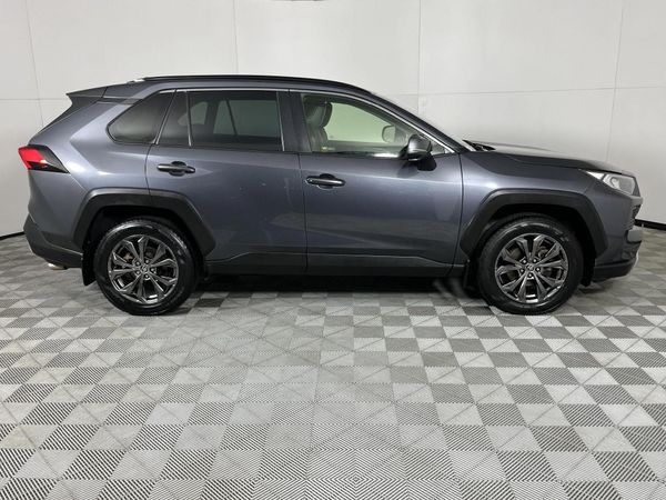 2022-Toyota-RAV4-20-GX-R-CVT-AWD image:17