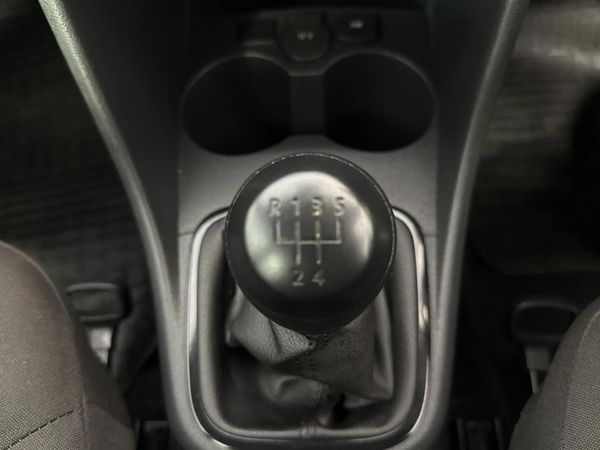 2025-Volkswagen-Polo-Vivo-14 image:10