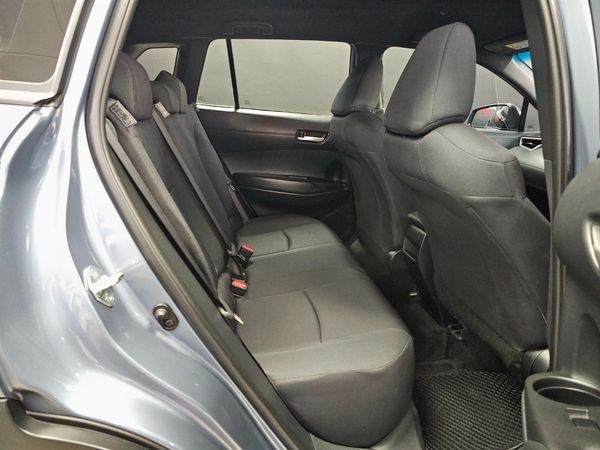 2023-Toyota-Corolla-Cross-18-XI image:9