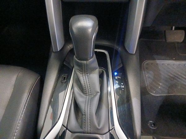 2025-Toyota-Corolla-Cross-18-XS image:11