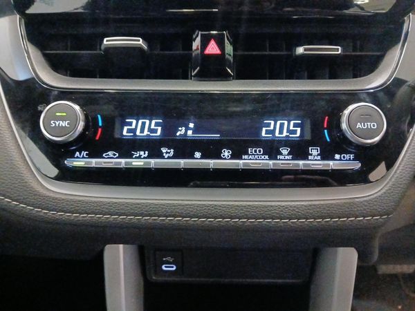 2025-Toyota-Corolla-Cross-18-XS image:14