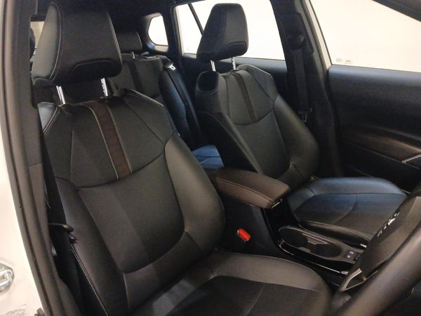 2025-Toyota-Corolla-Cross-18-XS image:15