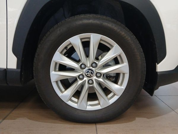 2025-Toyota-Corolla-Cross-18-XS image:18
