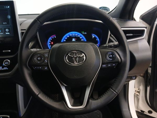 2025-Toyota-Corolla-Cross-18-XS image:7