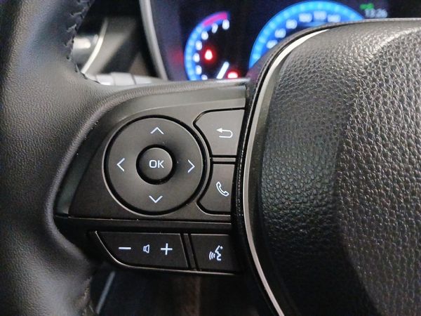 2025-Toyota-Corolla-Cross-18-XS image:8