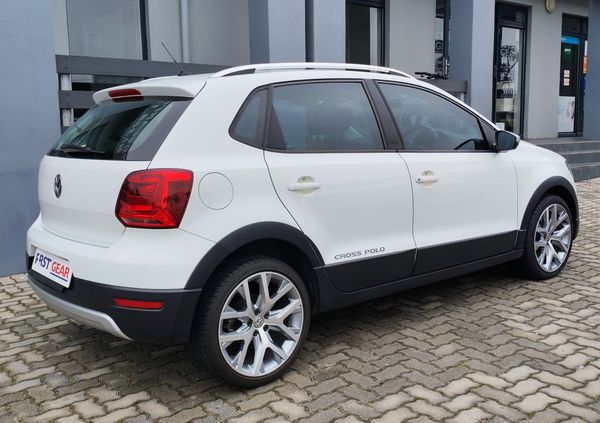 2017-Volkswagen-Polo-Cross-12-TSI image:12