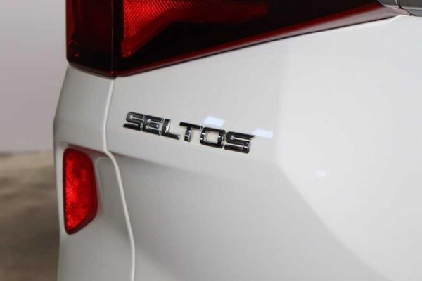 2021-Kia-Seltos-16-EX-Auto image:12