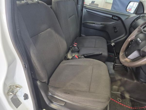 2022-Isuzu-D-Max-250-HO-Fleetside-Safety-Single-Cab image:13