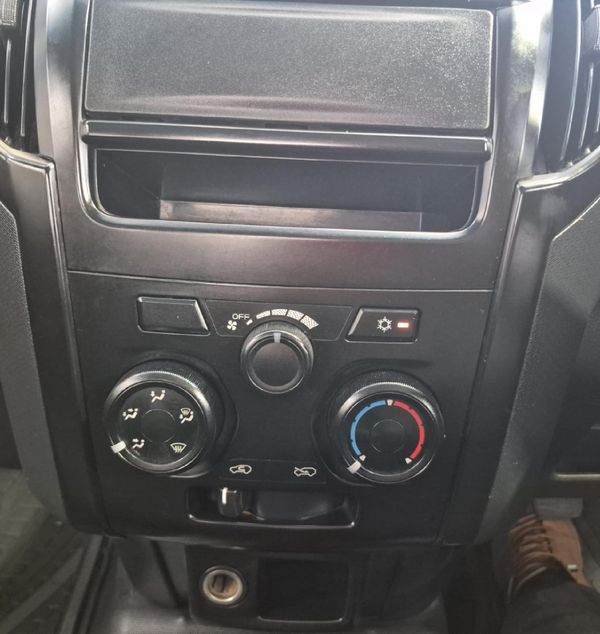 2022-Isuzu-D-Max-250-HO-Fleetside-Safety-Single-Cab image:16