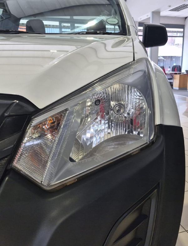 2022-Isuzu-D-Max-250-HO-Fleetside-Safety-Single-Cab image:4