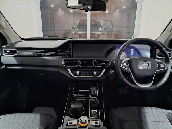 2026-Foton-Tunland-20T-G7-Luxury-Double-Cab-Auto image:11
