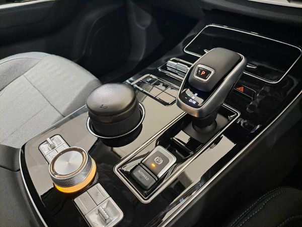 2026-Foton-Tunland-20T-G7-Luxury-Double-Cab-Auto image:15