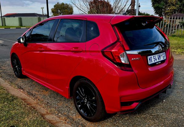 2019-Honda-Jazz-15-Sport-Auto image:3