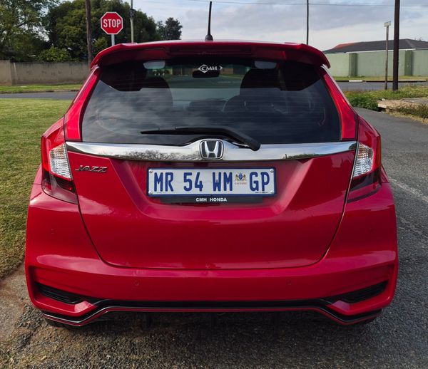 2019-Honda-Jazz-15-Sport-Auto image:4
