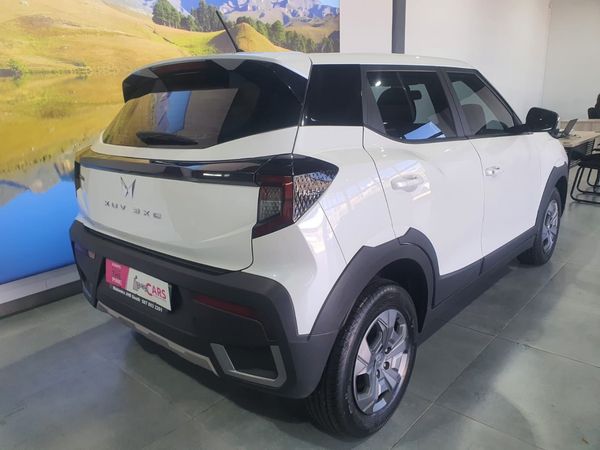 2025-Mahindra-XUV-3XO-12T-MX3 image:5