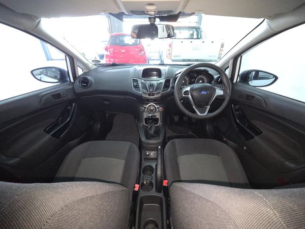 2013-Ford-Fiesta-14-Trend-5-dr image:9
