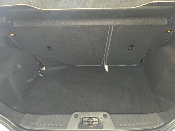 2013-Ford-Fiesta-14-Trend-5-dr image:10