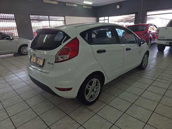 2013-Ford-Fiesta-14-Trend-5-dr image:6