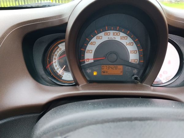 2013-Honda-Brio-12-Comfort-5-dr-Auto image:10