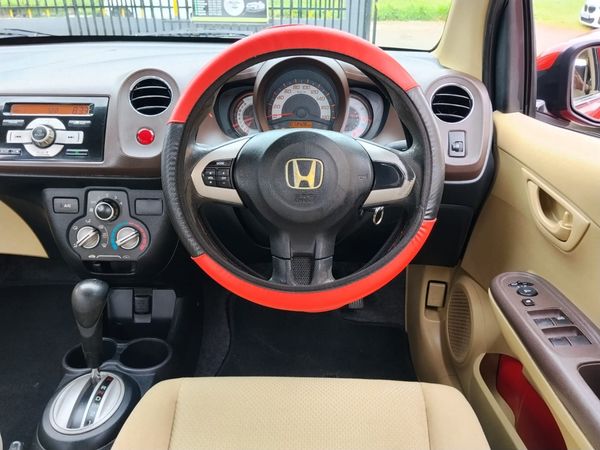 2013-Honda-Brio-12-Comfort-5-dr-Auto image:11