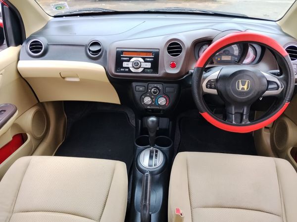 2013-Honda-Brio-12-Comfort-5-dr-Auto image:12