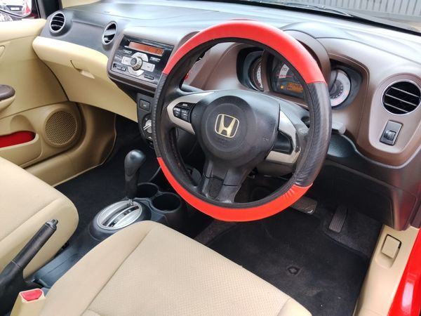 2013-Honda-Brio-12-Comfort-5-dr-Auto image:13