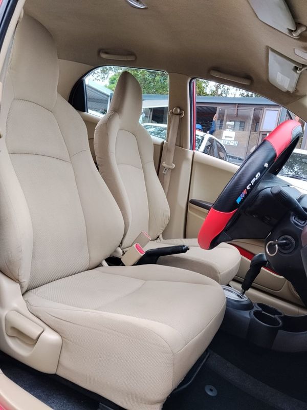 2013-Honda-Brio-12-Comfort-5-dr-Auto image:17