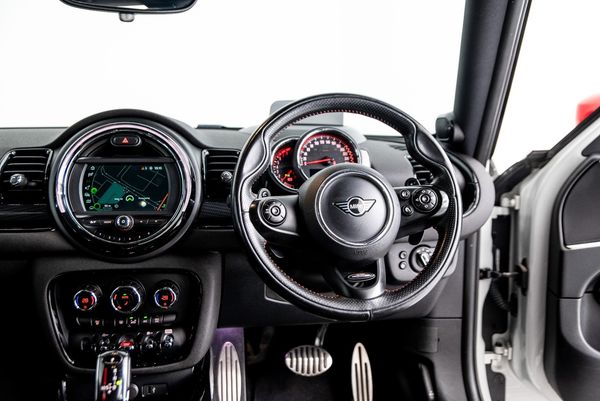 2019-MINI-Clubman-Cooper-JCW-Auto image:11